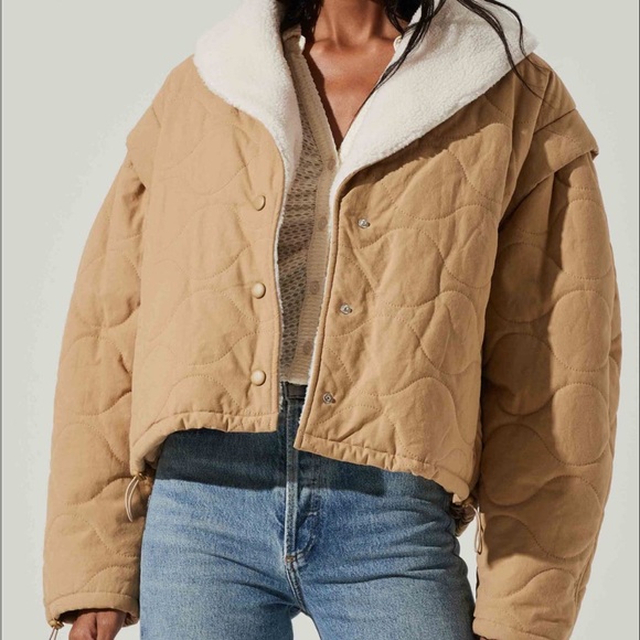 ASTR the Label Nadine Faux Shearling Trim Quilted Jacket - Picture 2 of 5